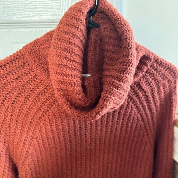 Nordstrom (BP=Brass Plum) super soft turtleneck sweater size small - Picture 4 of 5